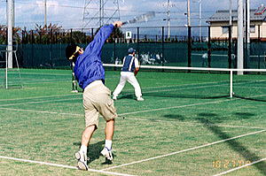 安八テニスコートの写真